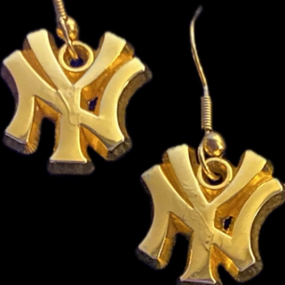 MLB New York Yankees Earrings - Picture 2 of 4